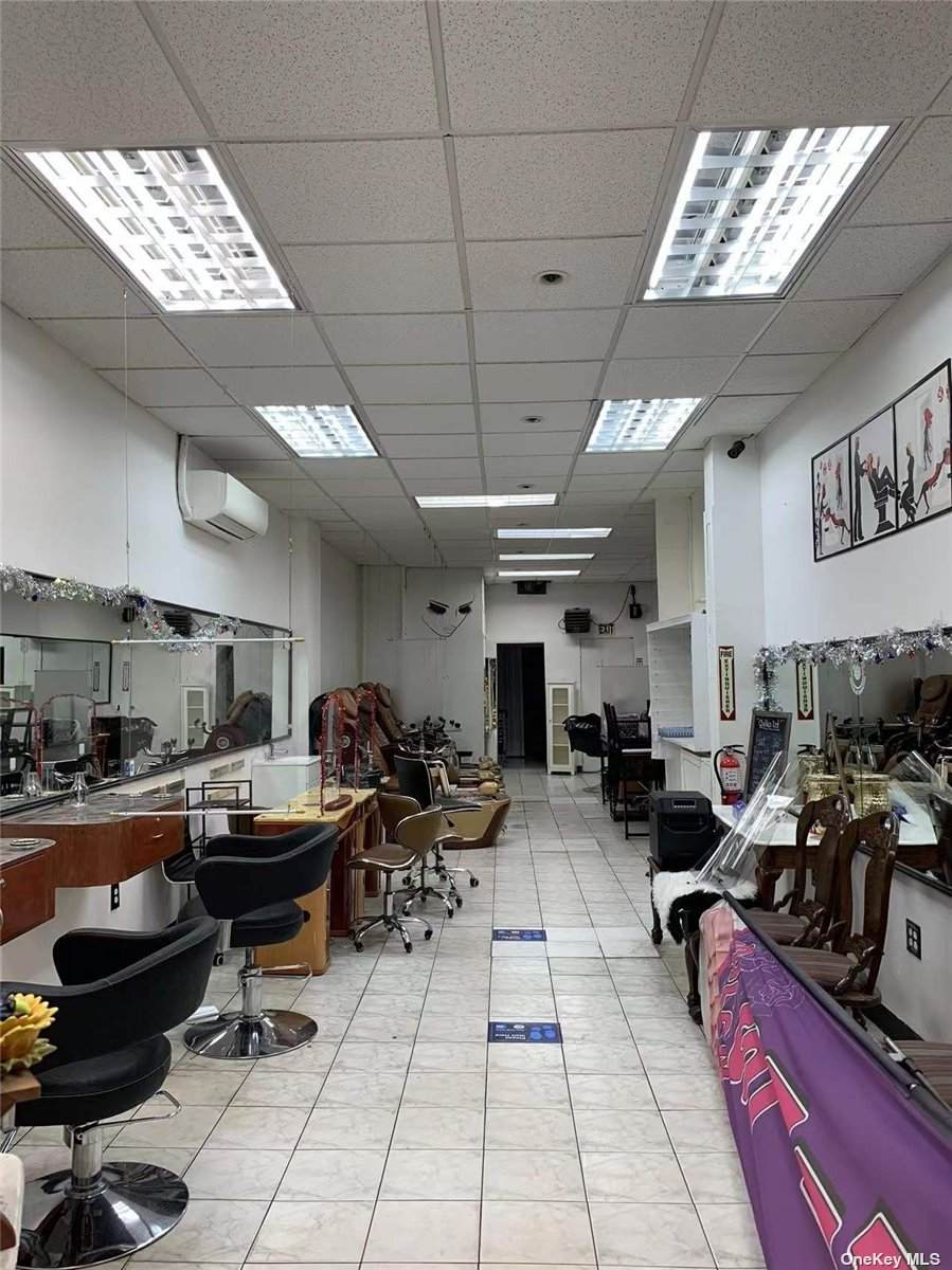 104-28 Jamaica Avenue - Photo 1