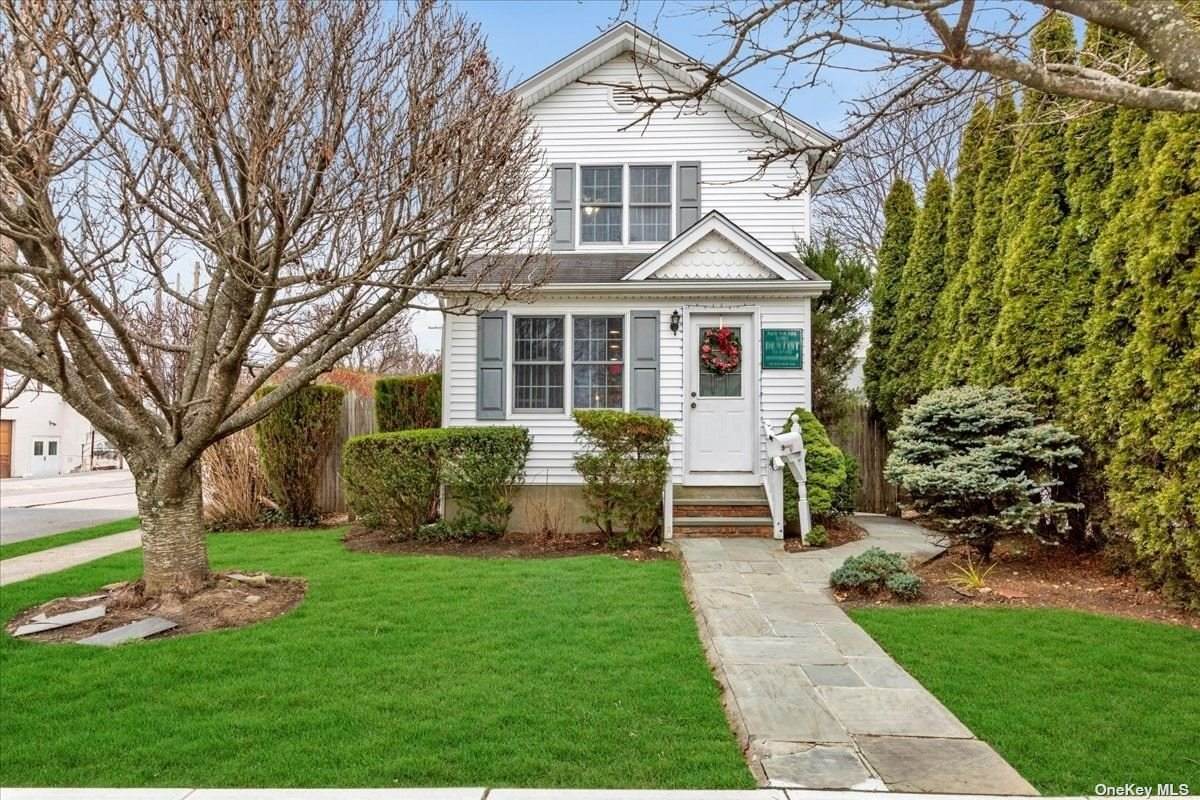 150 Bayview Avenue - Photo 1
