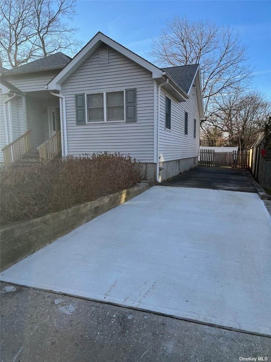 16 Robin Road - Photo 1