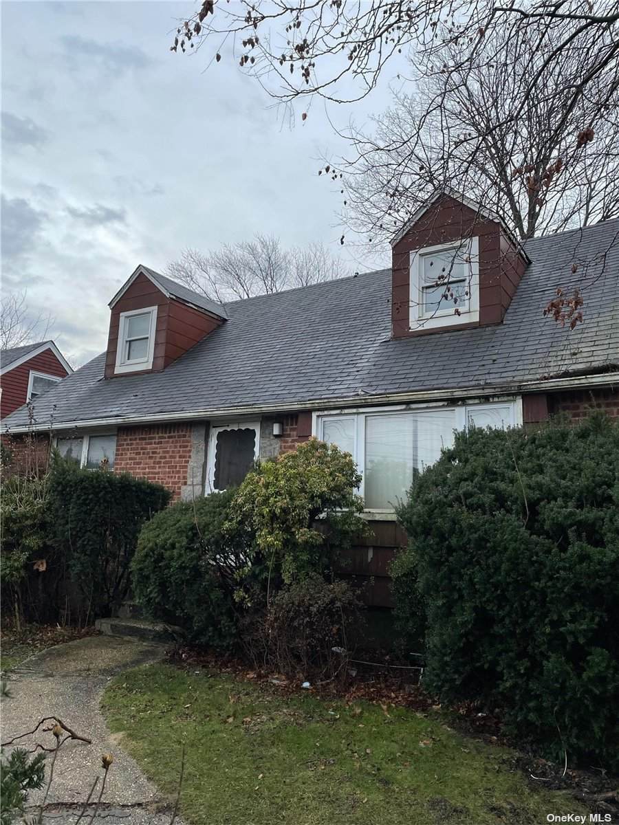 872 Oliver Avenue - Photo 1