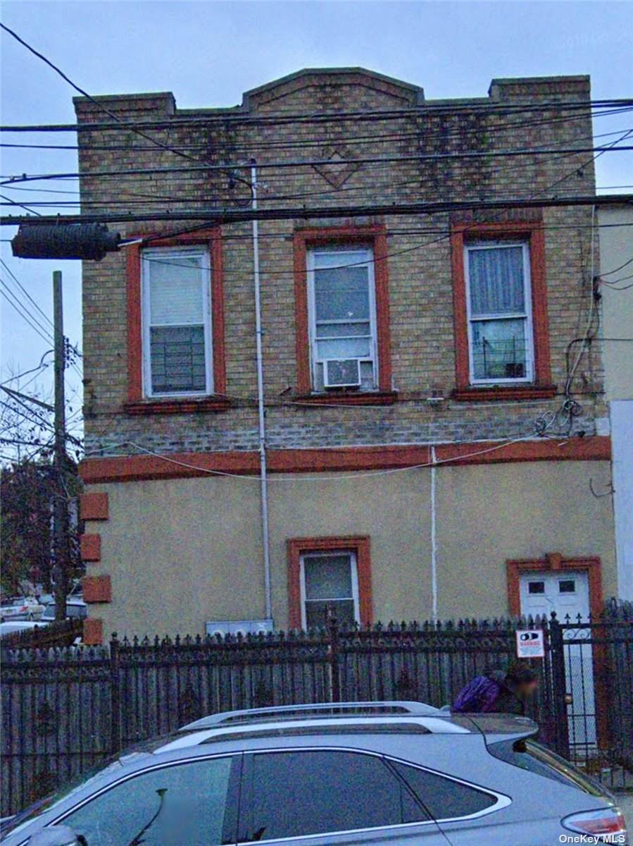1046 Sutter Avenue - Photo 1