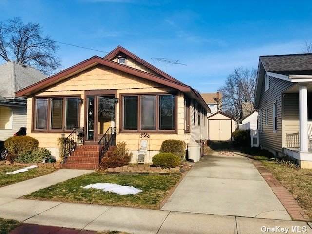93 Lawrence Avenue - Photo 1