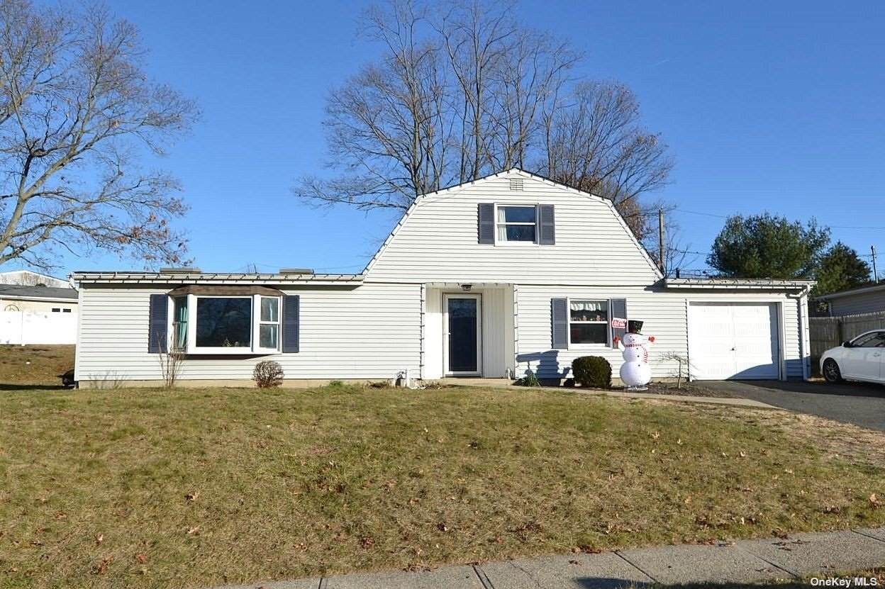 1343 Waverly Avenue - Photo 1