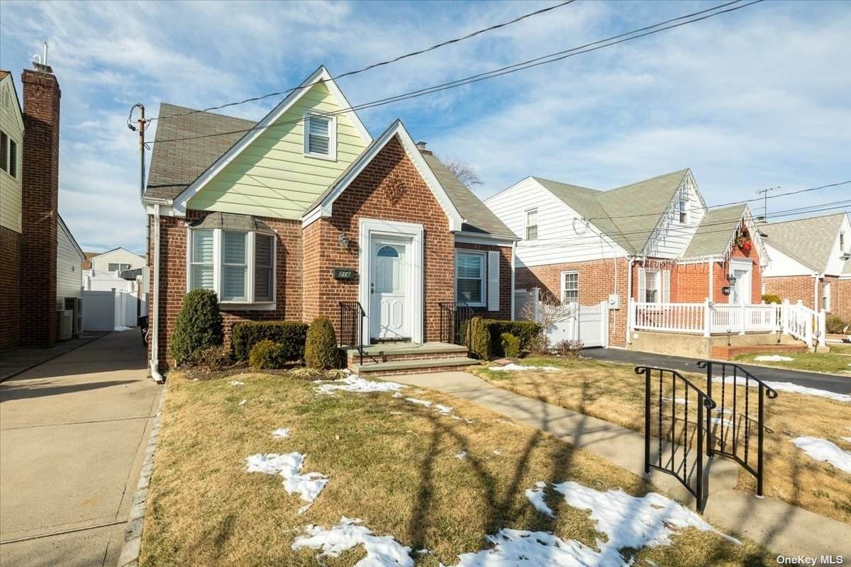 216 Harrison Street - Photo 1