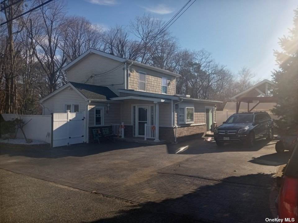 665 Banana Street - Photo 1