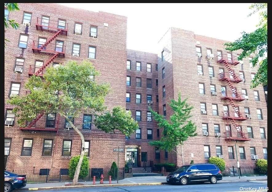 85-14 Broadway - Photo 1