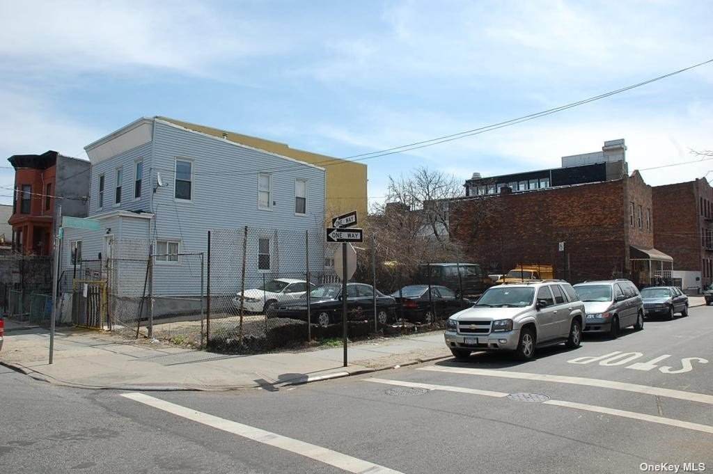 726 Belmont Avenue - Photo 1