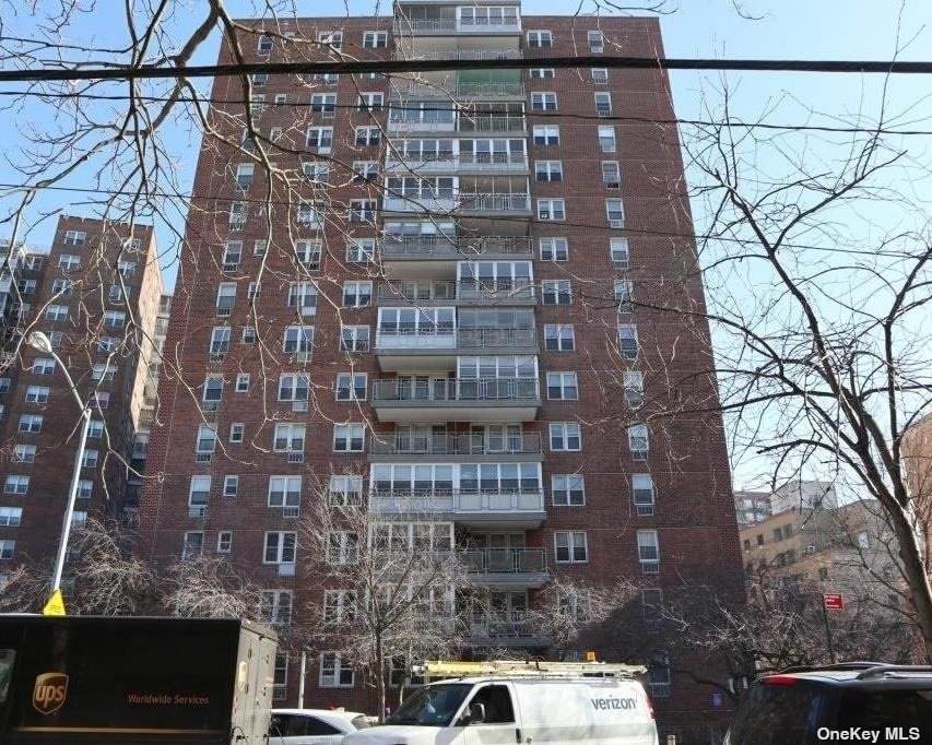 138-10 Franklin Avenue - Photo 1