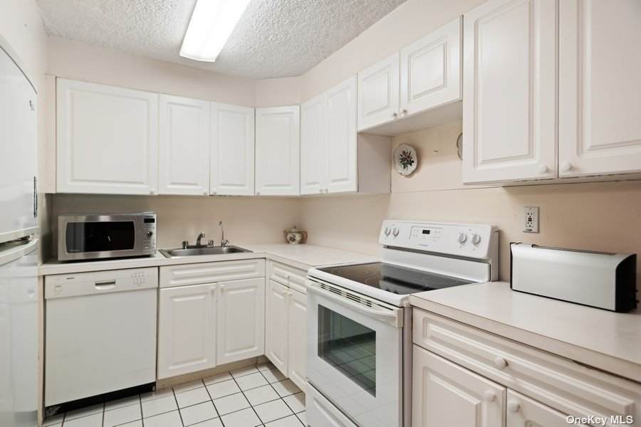 166-26 Powells Cove Boulevard - Photo 1