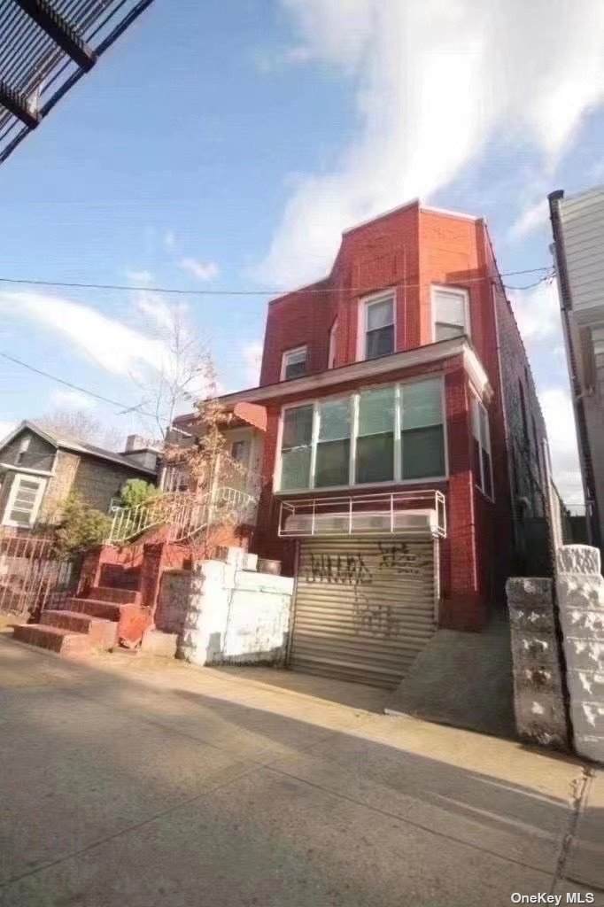 104-60 Roosevelt Ave - Photo 1