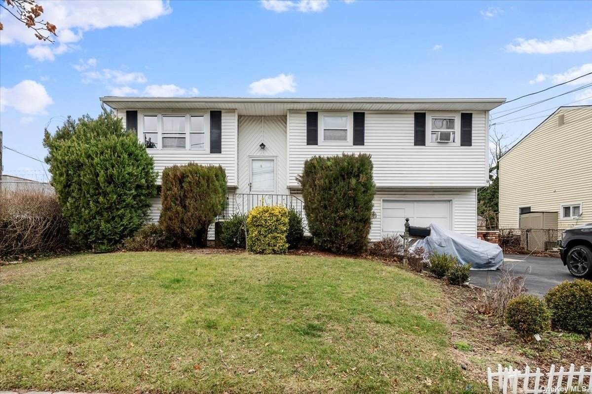 2246 Walsall Street - Photo 1