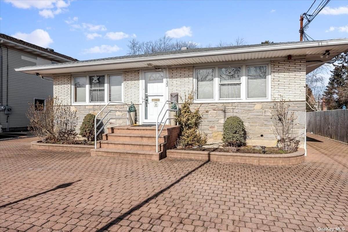133 Davison Avenue - Photo 1