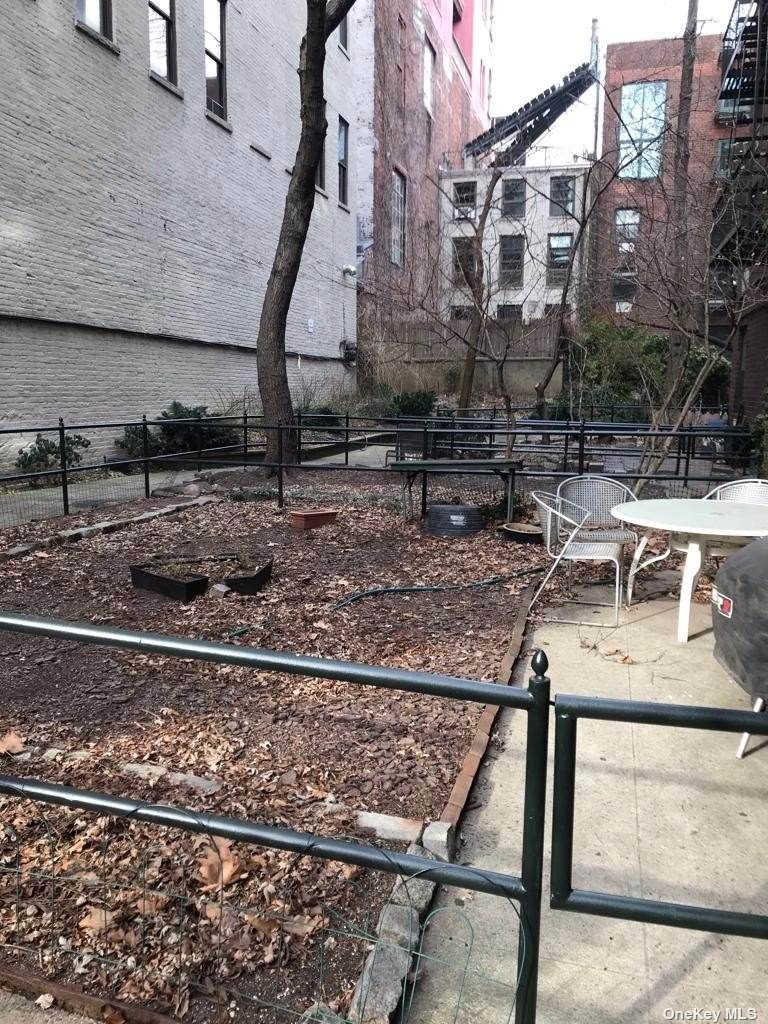 704 Washington Stree - Photo 1