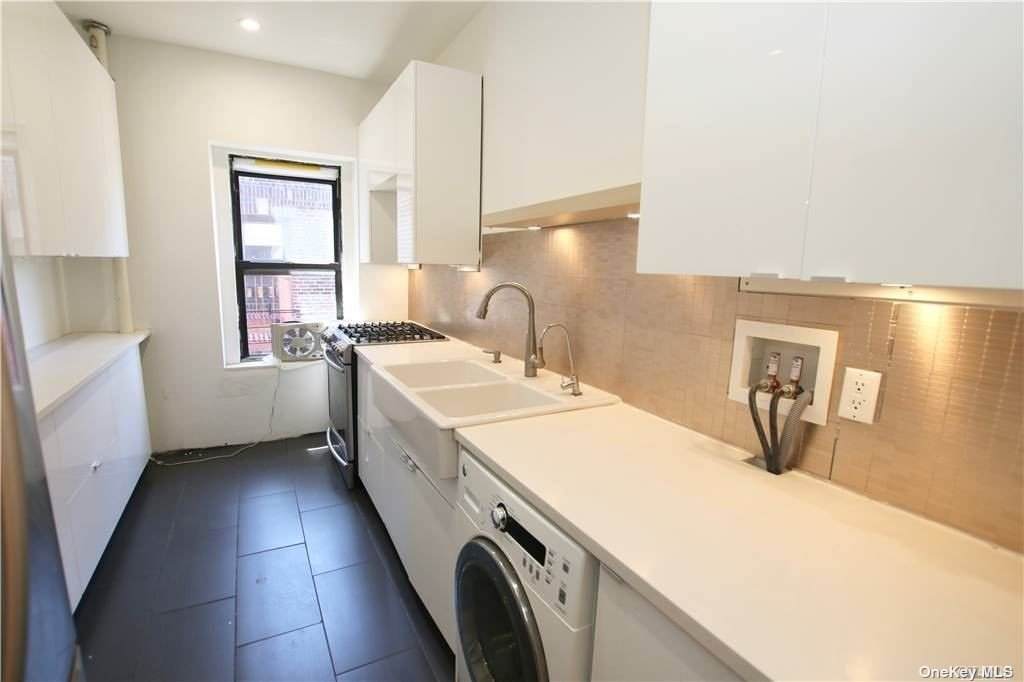 43-33 48 Street - Photo 1