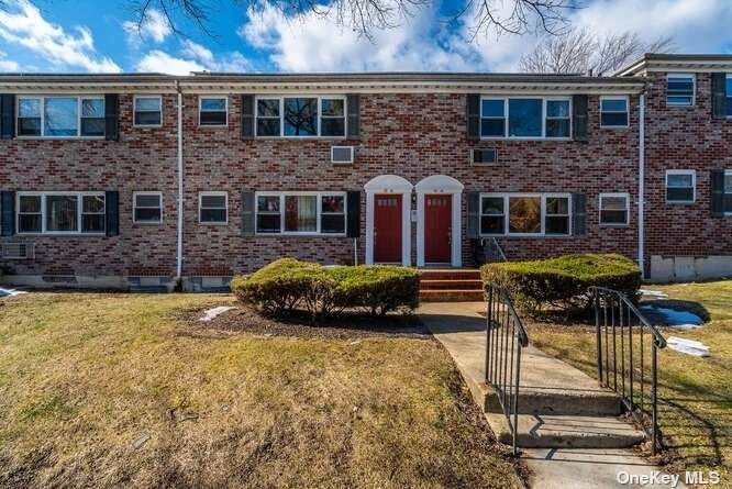 70-16 Kissena Boulevard - Photo 1