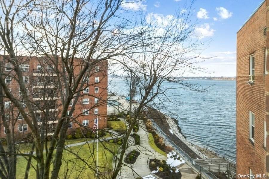 162-41 Powells Cove Boulevard - Photo 1