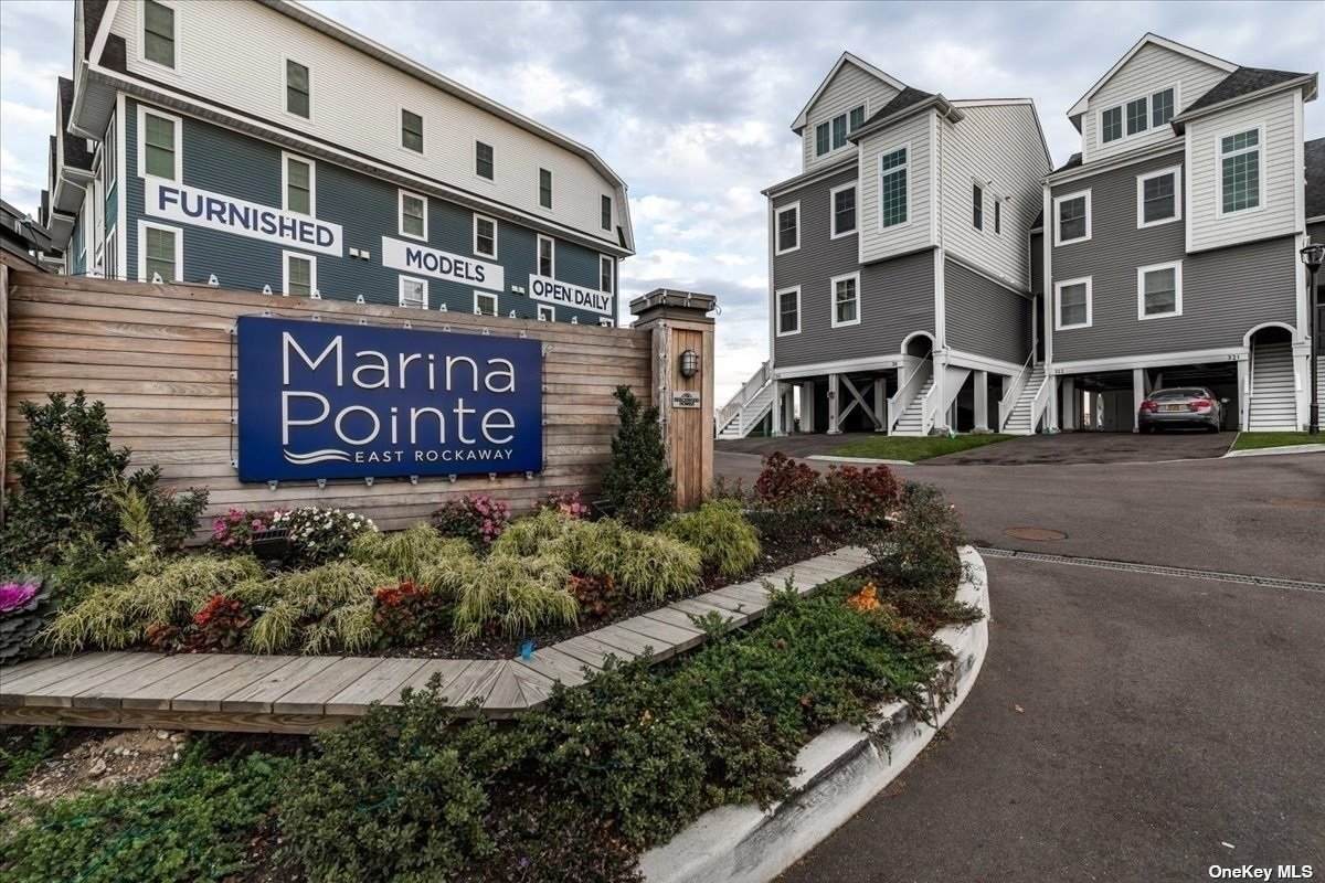 223 Marina Pointe Drive - Photo 1