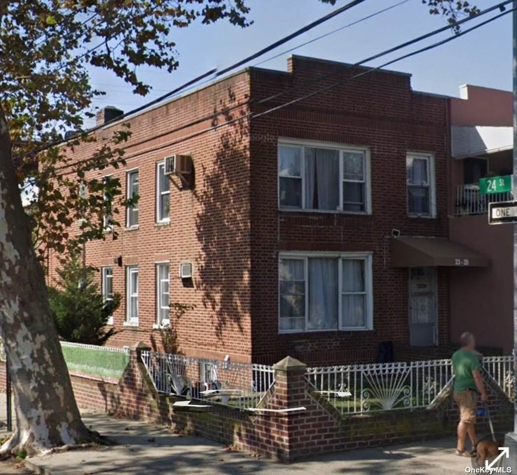 23-20 Ditmars Boulevard - Photo 1