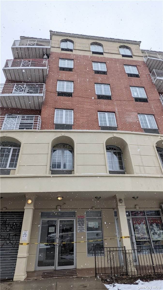 144-49 Barclay Avenue - Photo 1