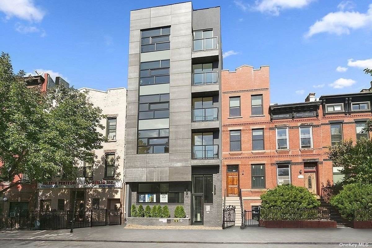 701 Union Street - Photo 1