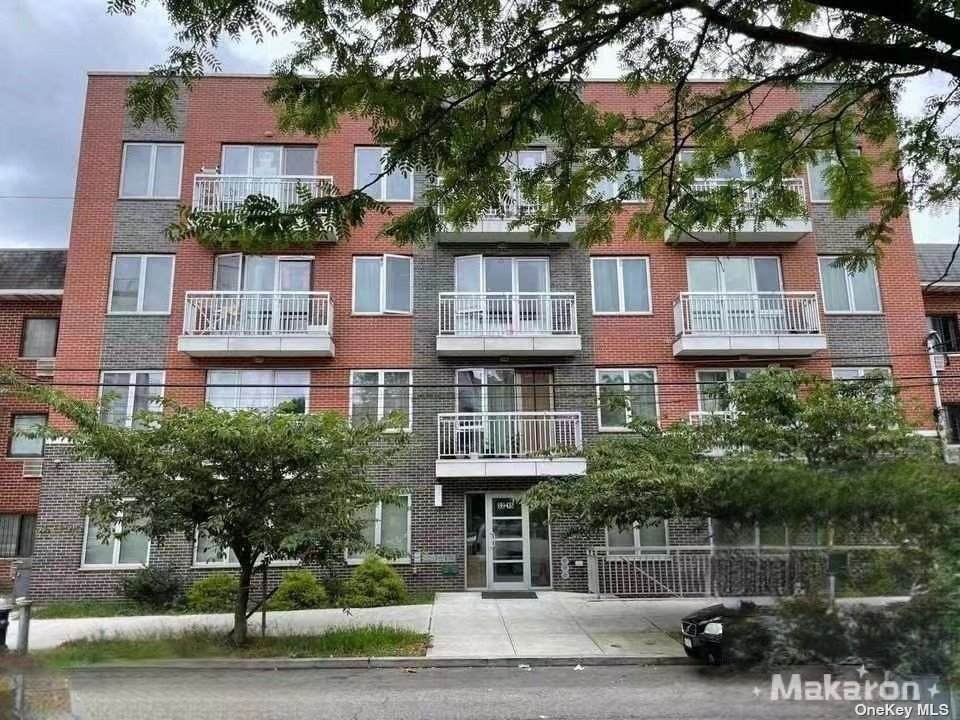 32-15 Leavitt Street - Photo 1