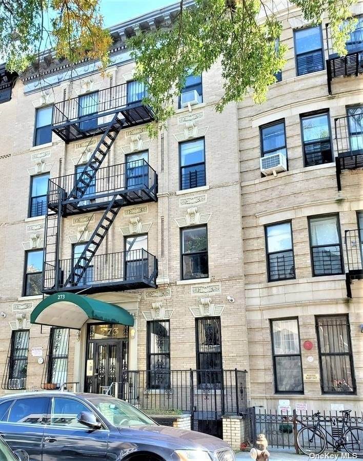 273 Albany Avenue - Photo 1
