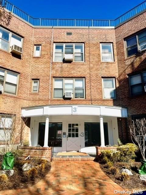3 Townhouse Place - Photo 1