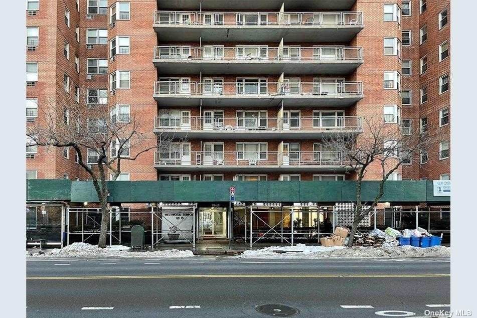 89-15 Parson Blvd - Photo 1