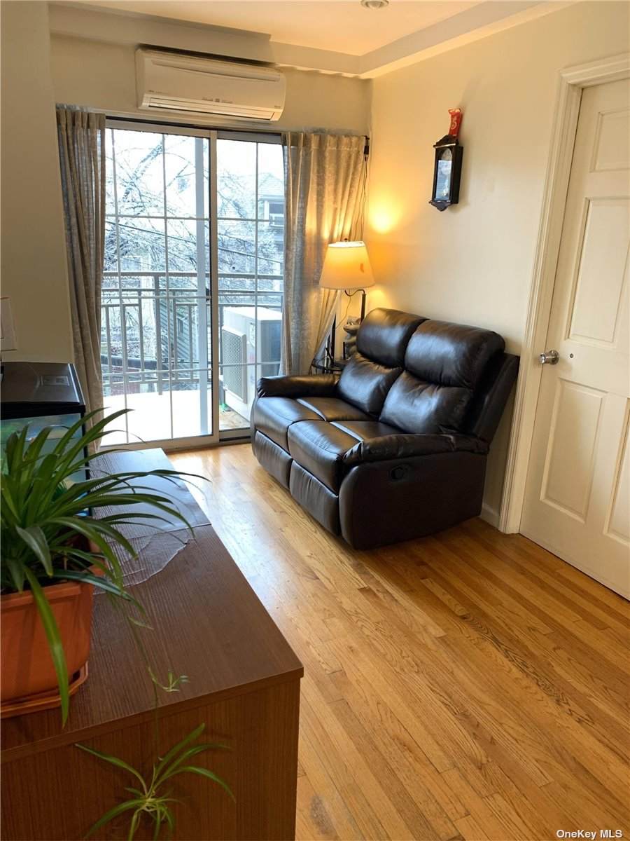 43-18 Robinson Street - Photo 1