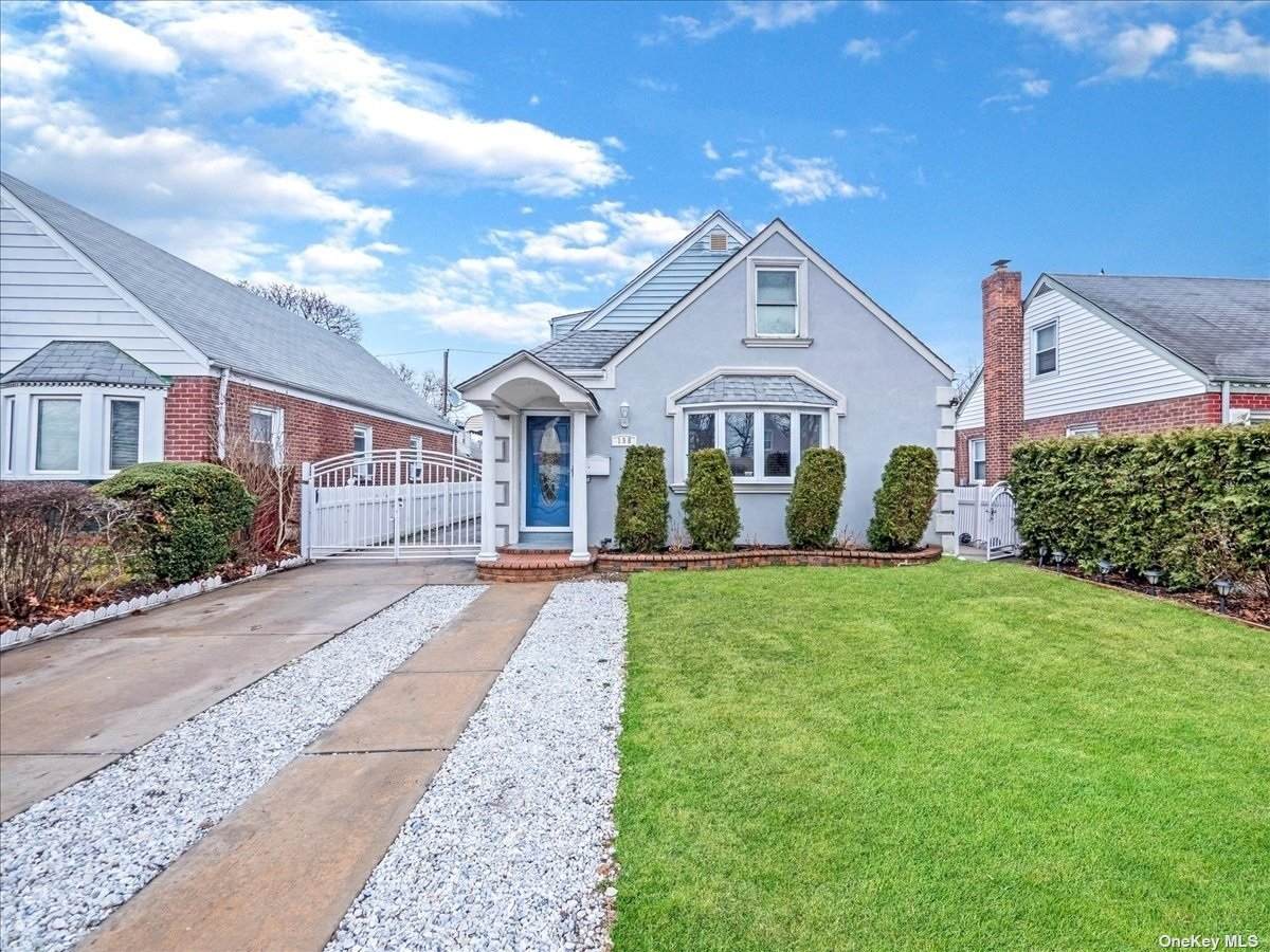 190 Wellington Road - Photo 1