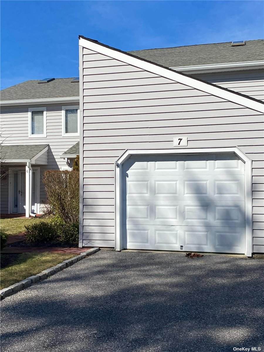 7 Beaver Lake Ct - Photo 1