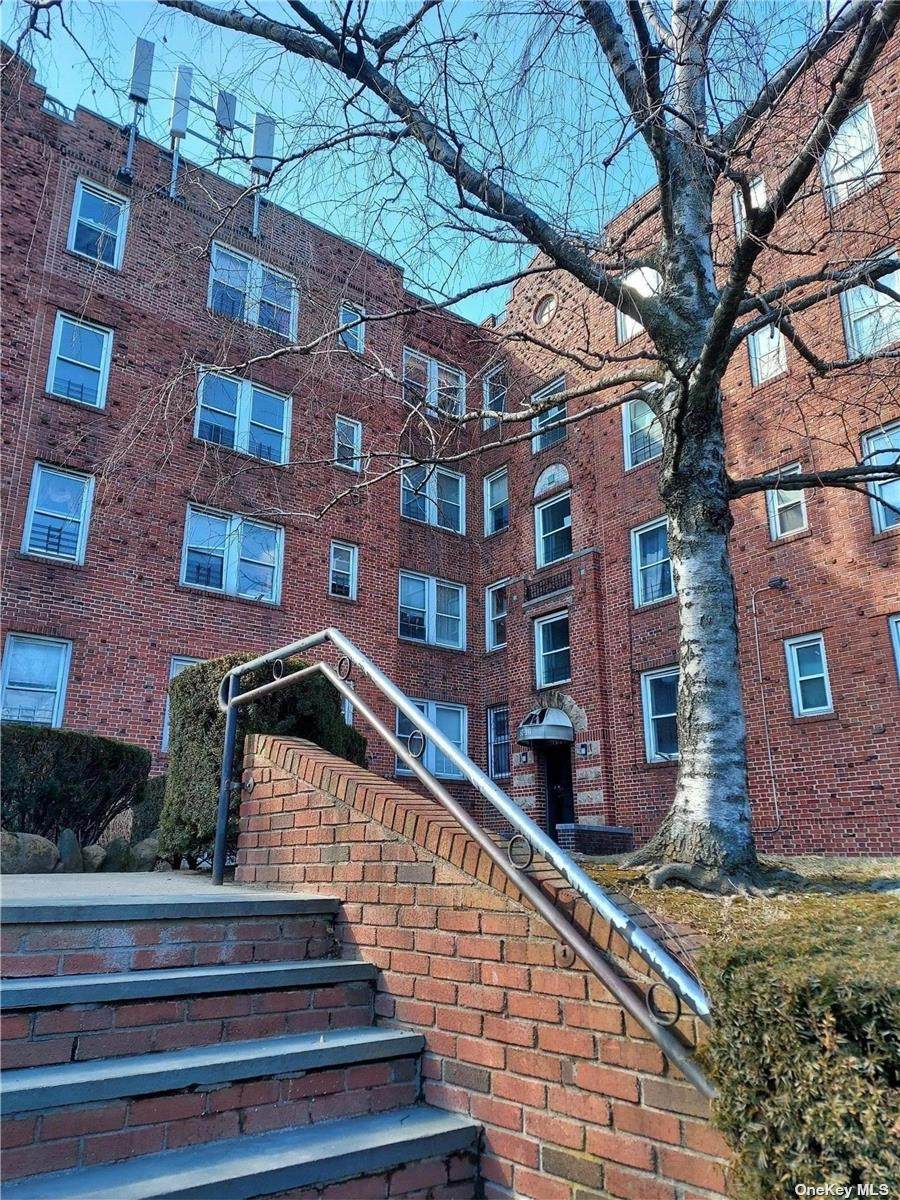 87-16 Homelawn - Photo 1
