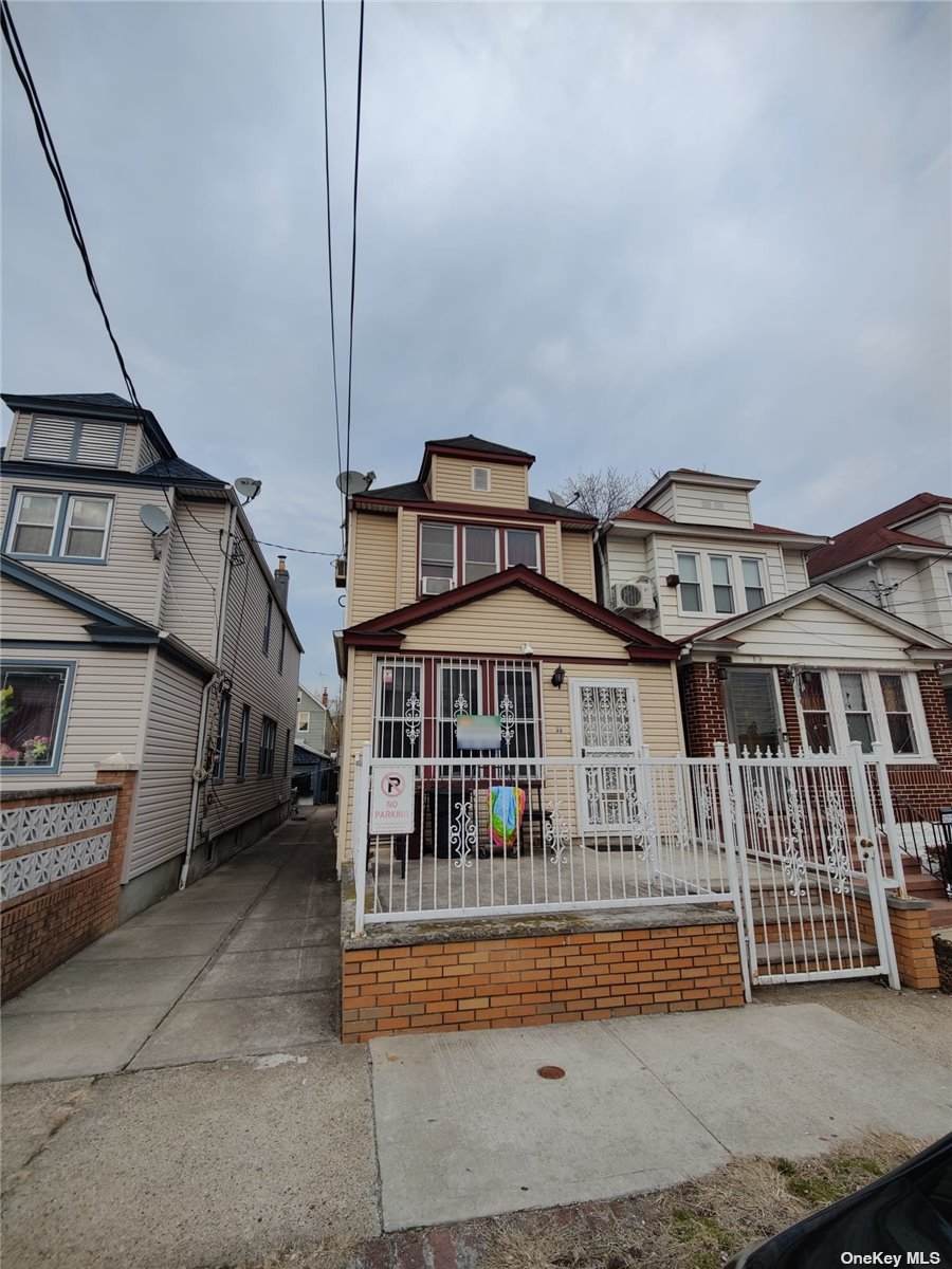 101-55 112St - Photo 1