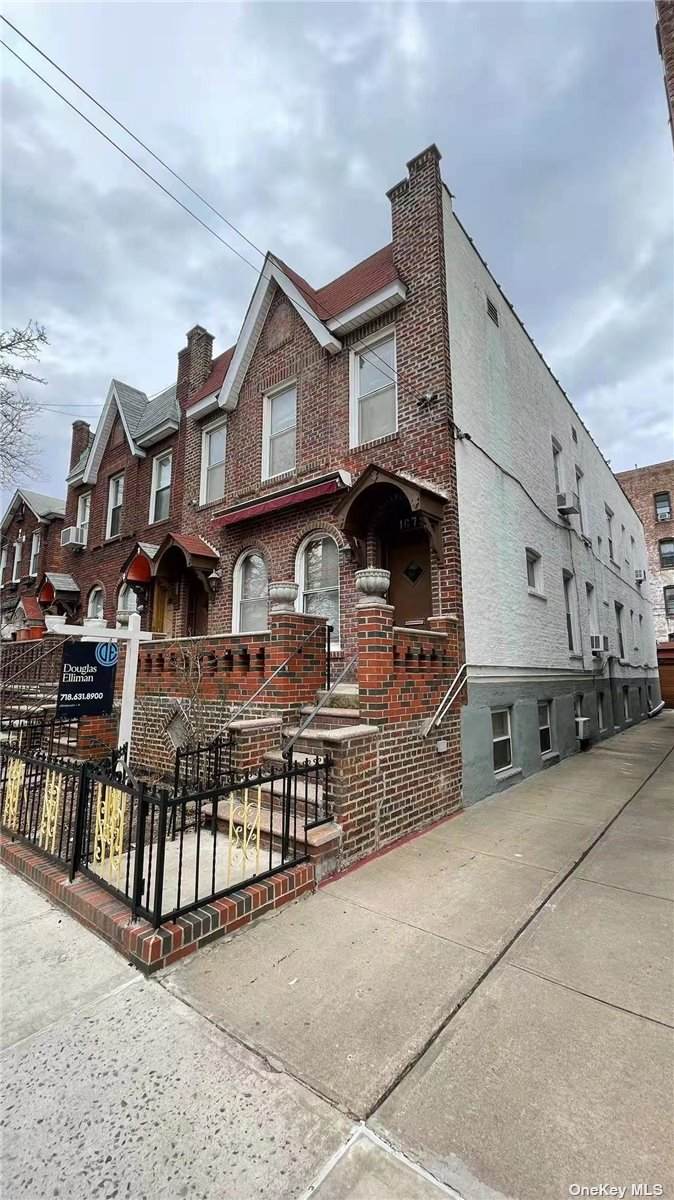 1679 7th Street - Photo 1