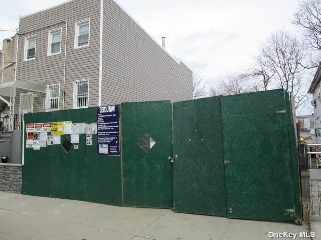 53 Montauk Avenue - Photo 1