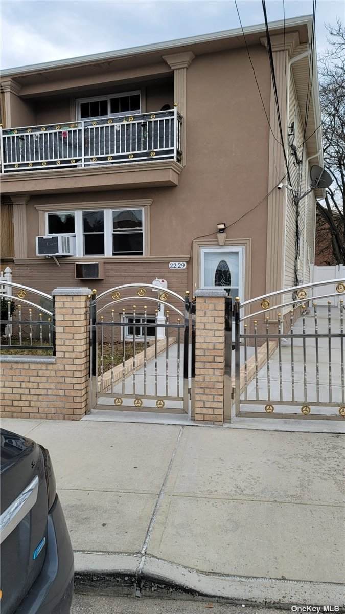22-29 Edgemere Avenue - Photo 1