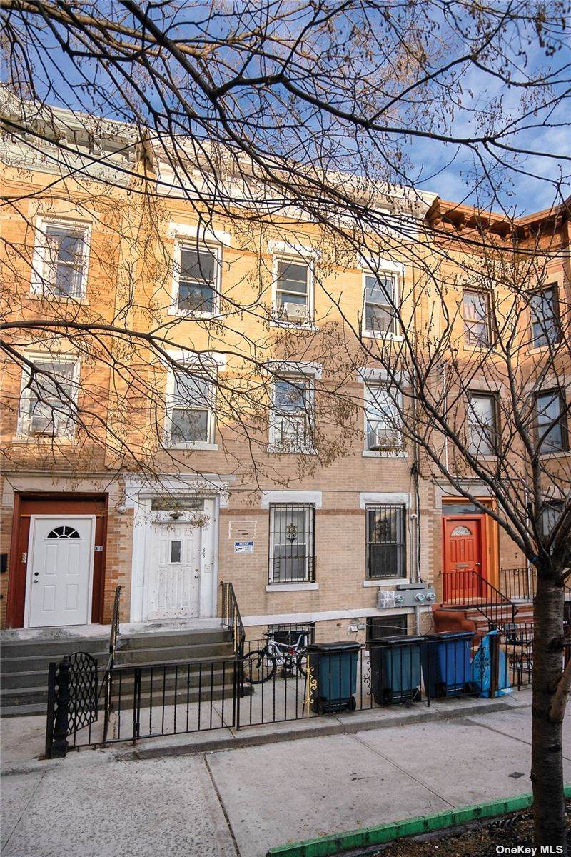 33 Norwood Avenue - Photo 1