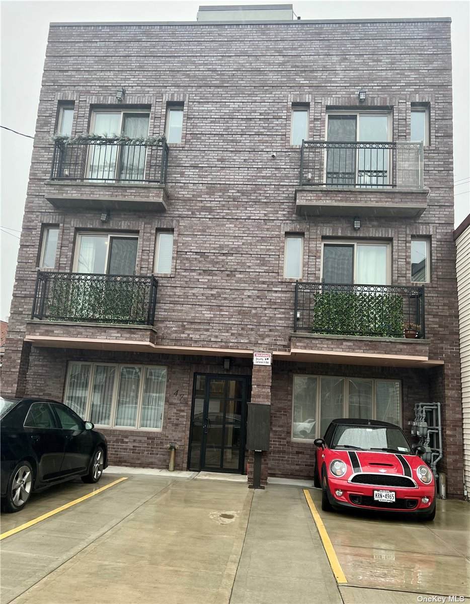 47 28 Ave - Photo 1