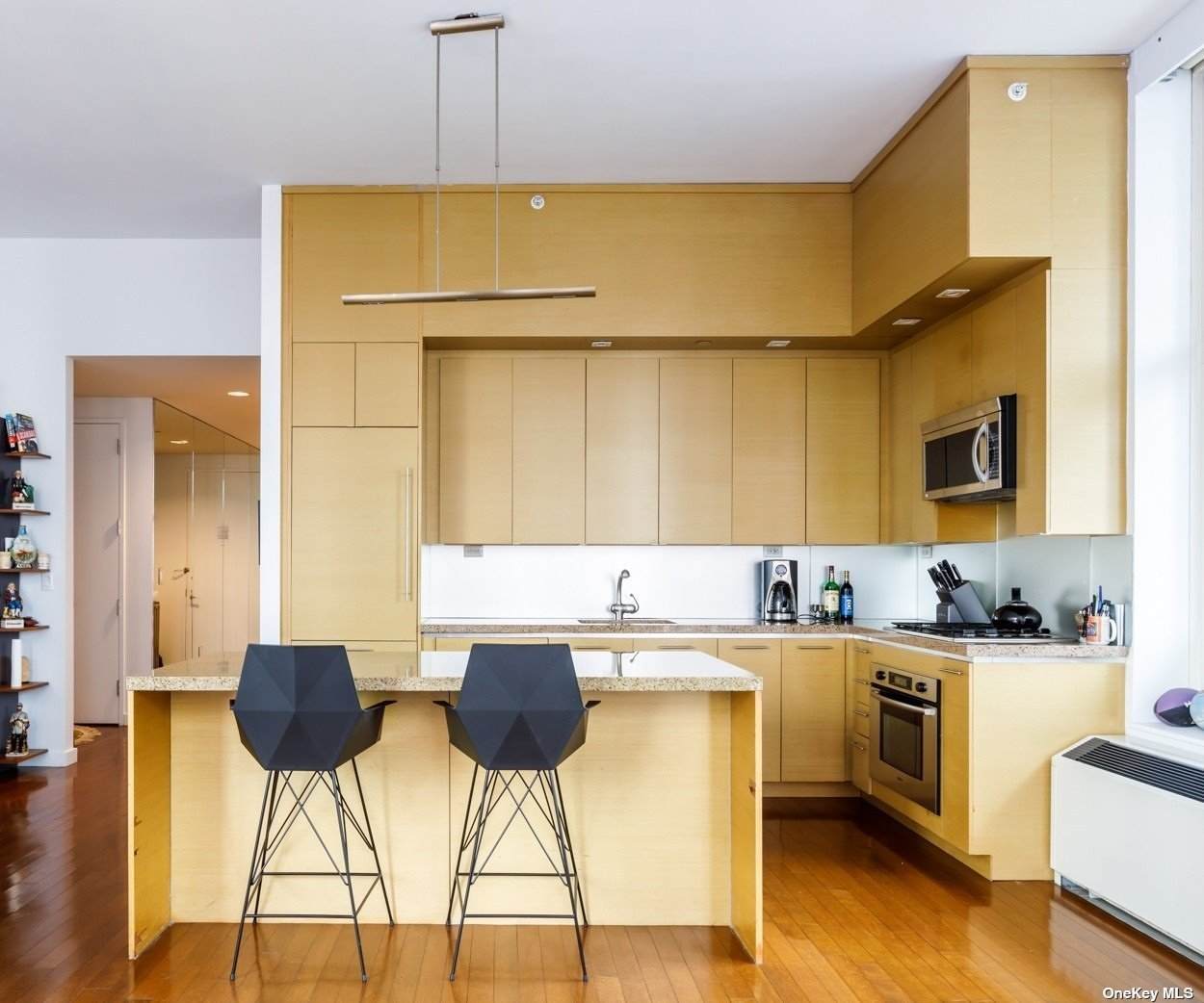 1600 Broadway - Photo 1