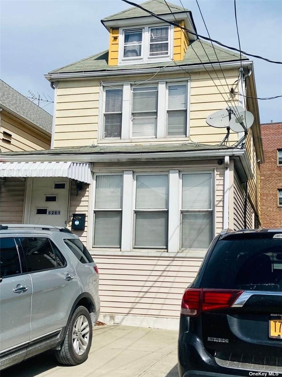 62-61 Booth Street - Photo 1