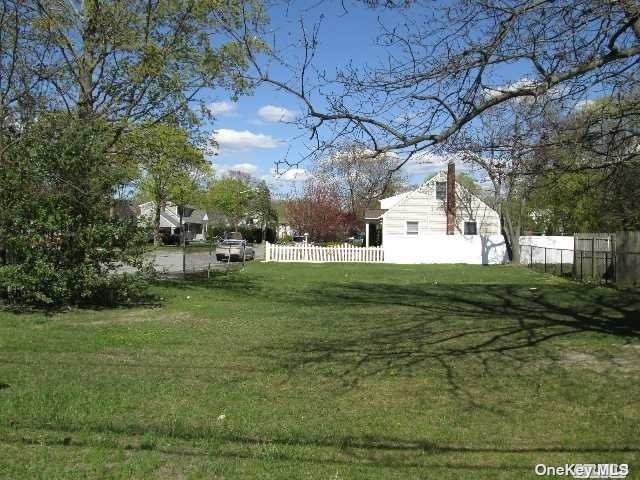 209 Waverly Avenue - Photo 1