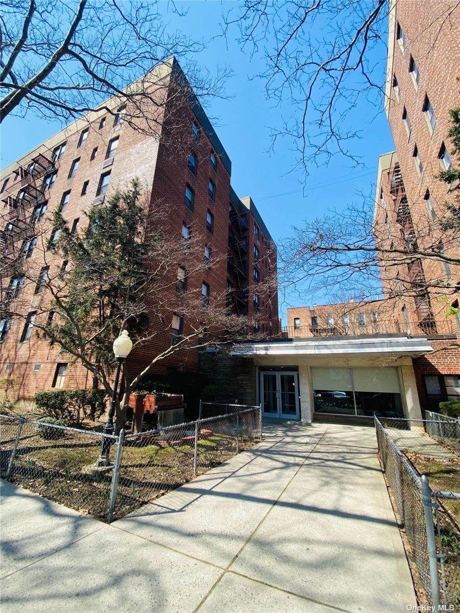 345 Webster Avenue - Photo 1