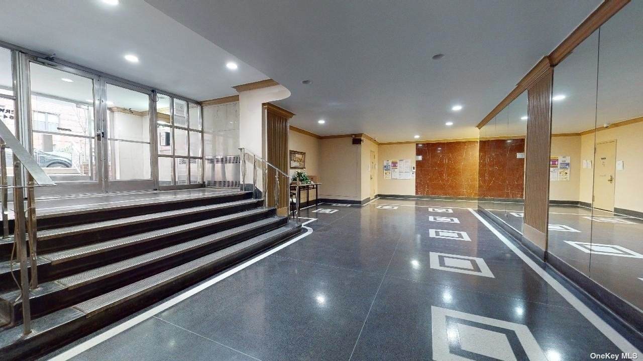 64-41 Saunders Street - Photo 1