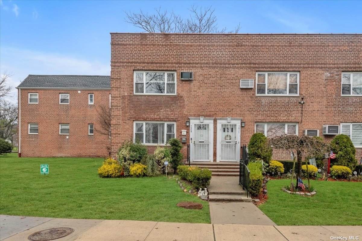 1009 Shore Parkway - Photo 1