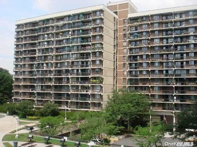 152-18 Union Turnpike - Photo 1
