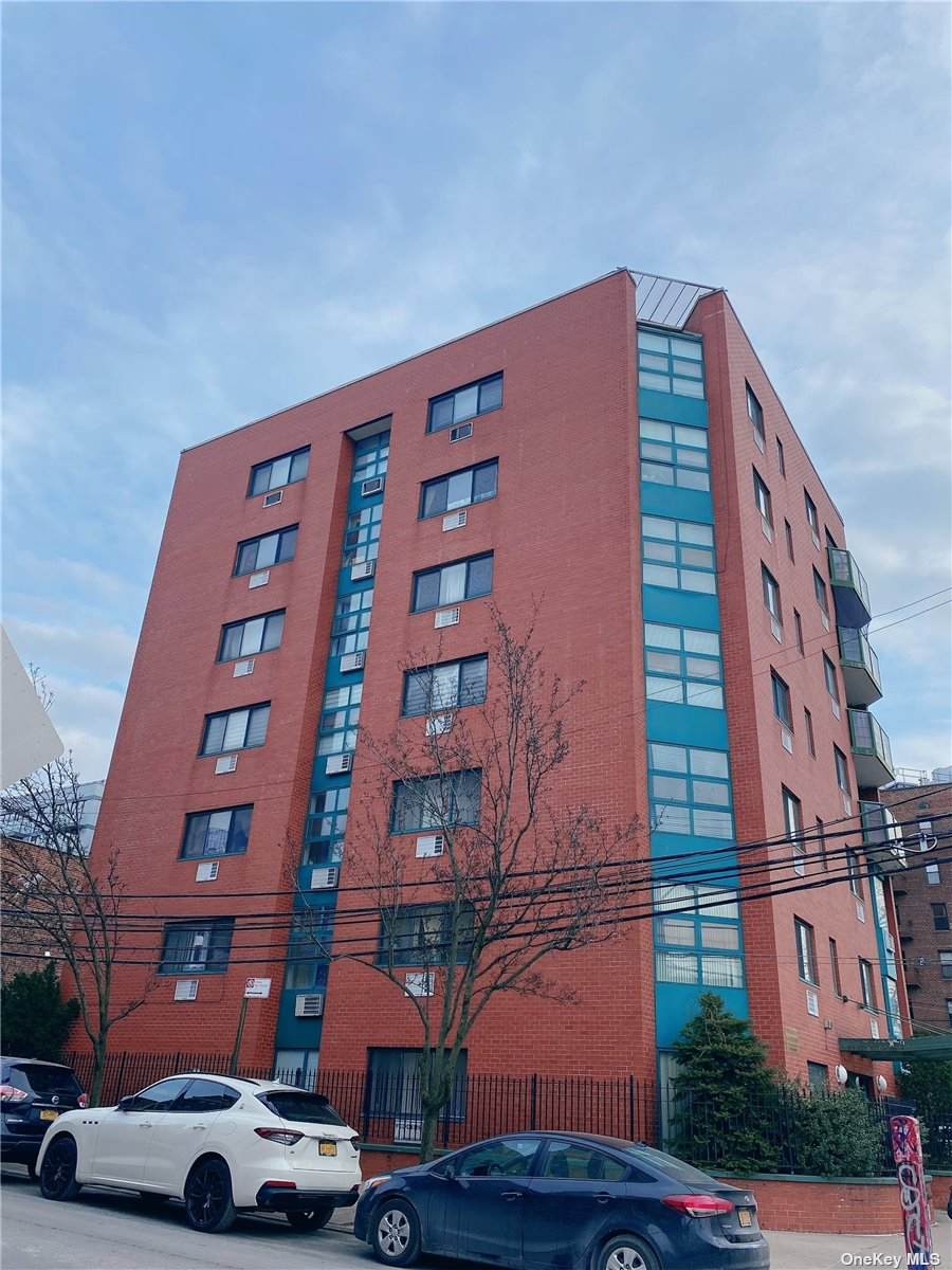 41-33 Parsons Boulevard - Photo 1
