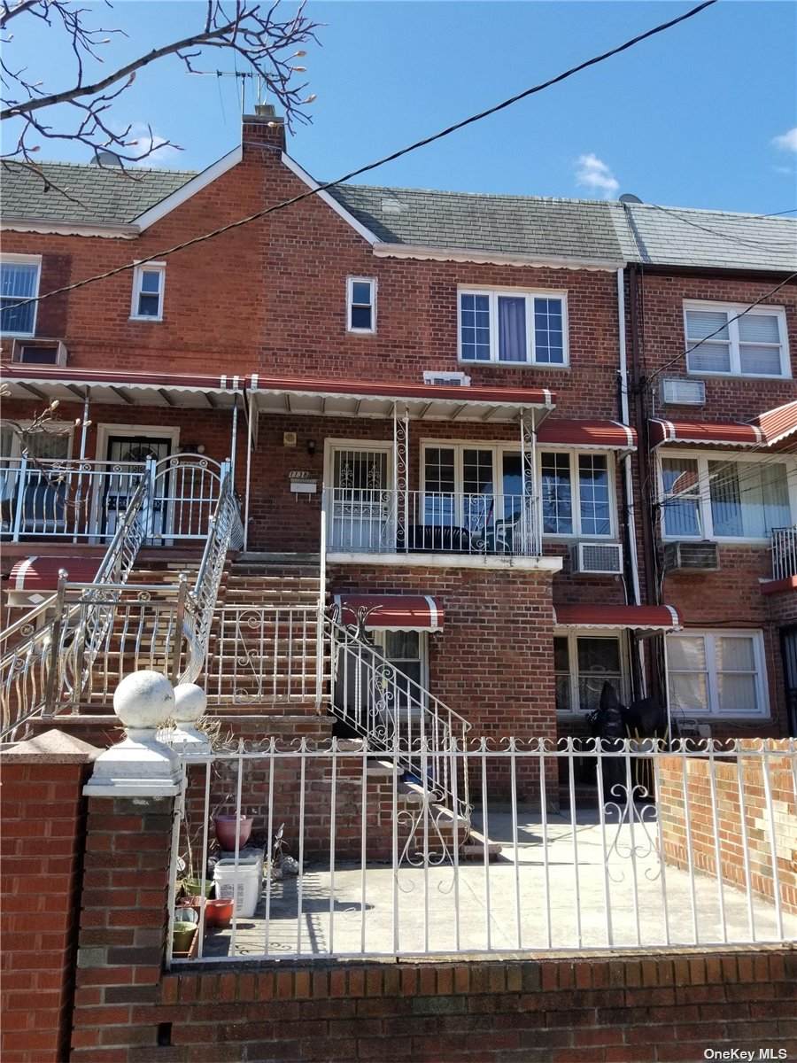 1138 103 Street - Photo 1