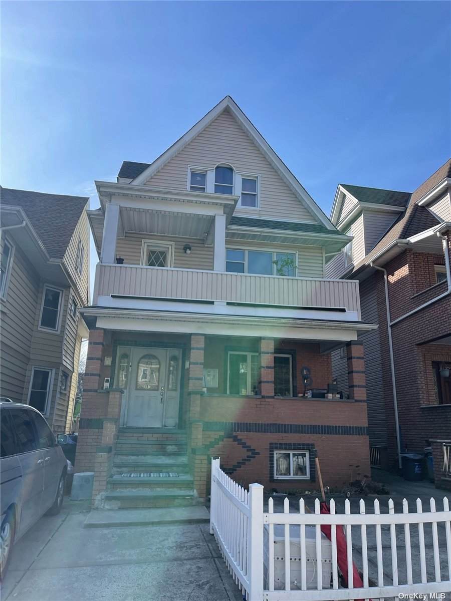 506 Avenue C - Photo 1