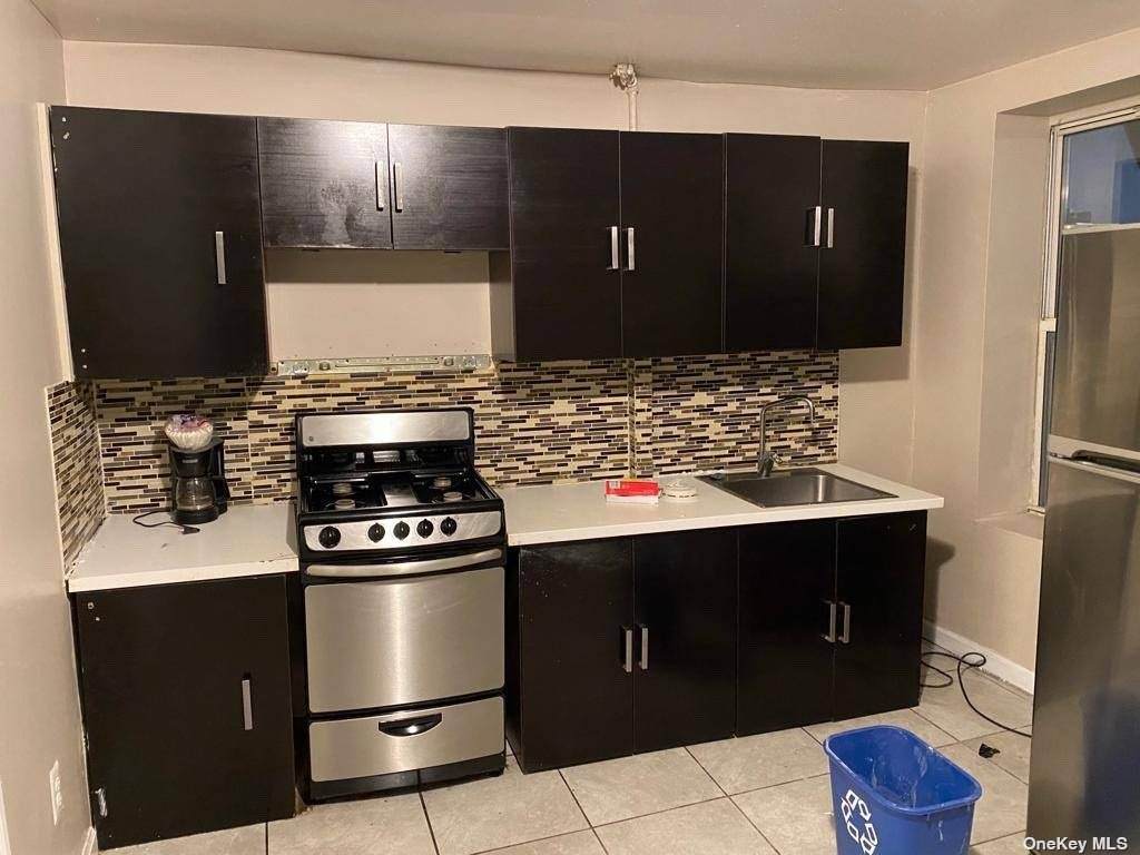 123 Albany Avenue - Photo 1