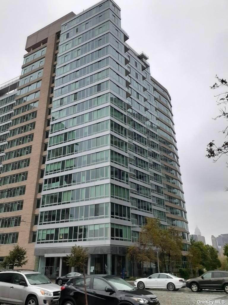 46-30 Center Boulevard - Photo 1